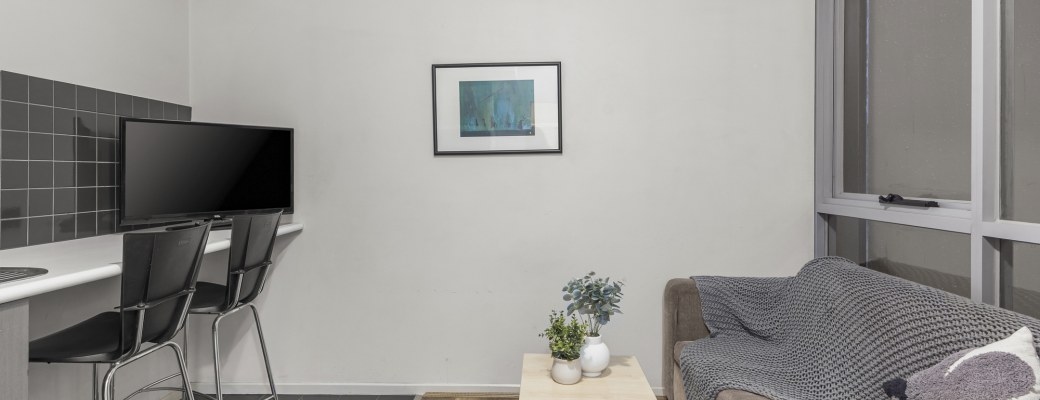 2 Bedroom Apartment - Small — High Level — photo 1